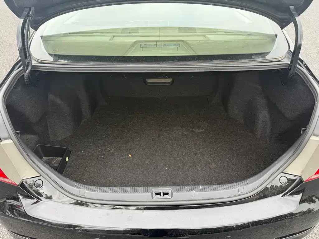 Toyota Camry — миниатюра 8
