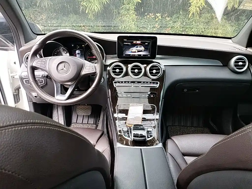 Mercedes-Benz GLC — миниатюра 10