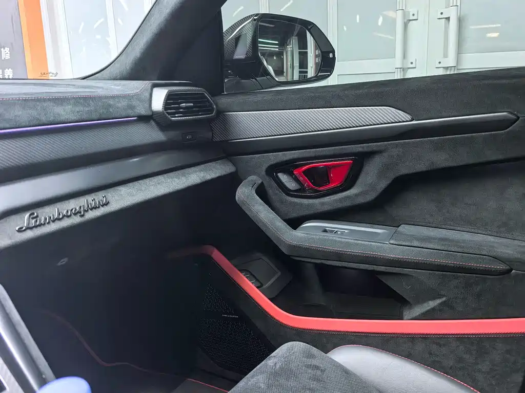 Lamborghini Urus — миниатюра 4