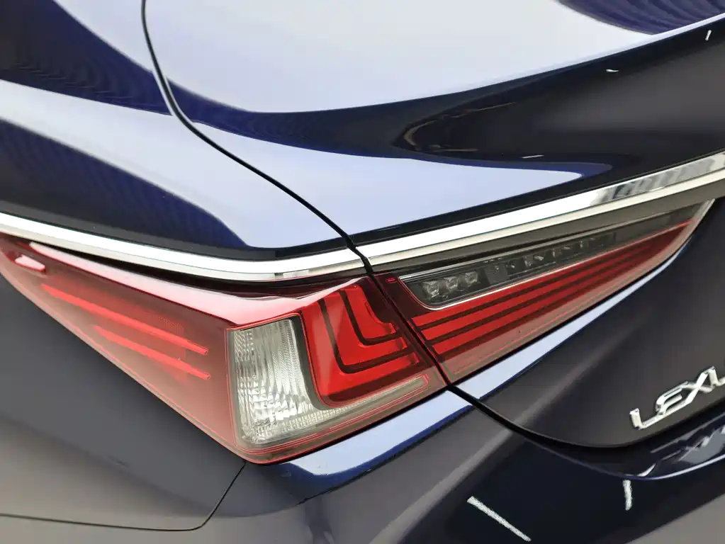 Lexus ES — миниатюра 22