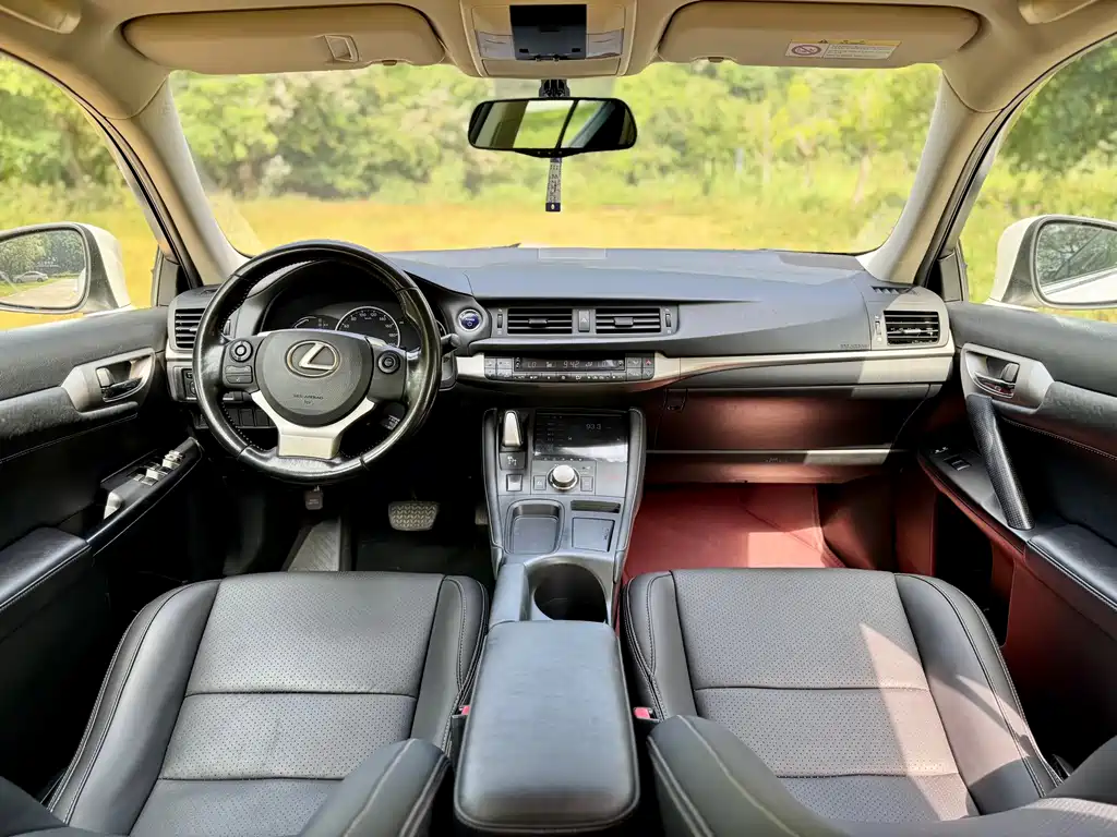 Lexus CT — миниатюра 9