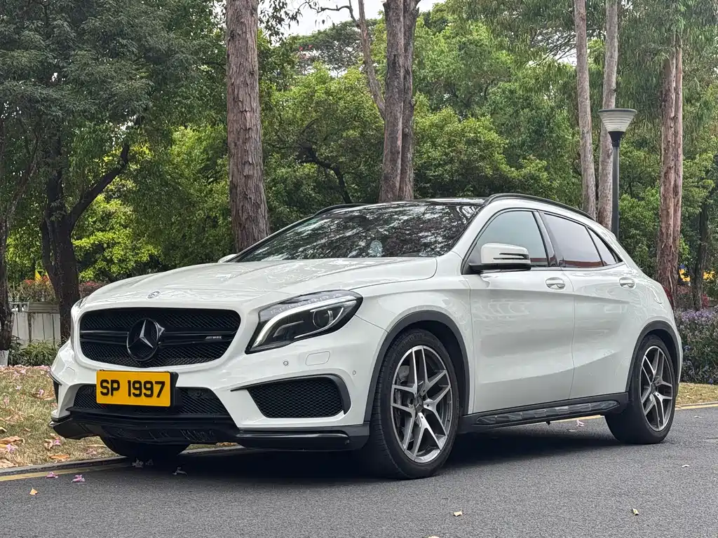 MERCEDES-BENZ GLA AMG