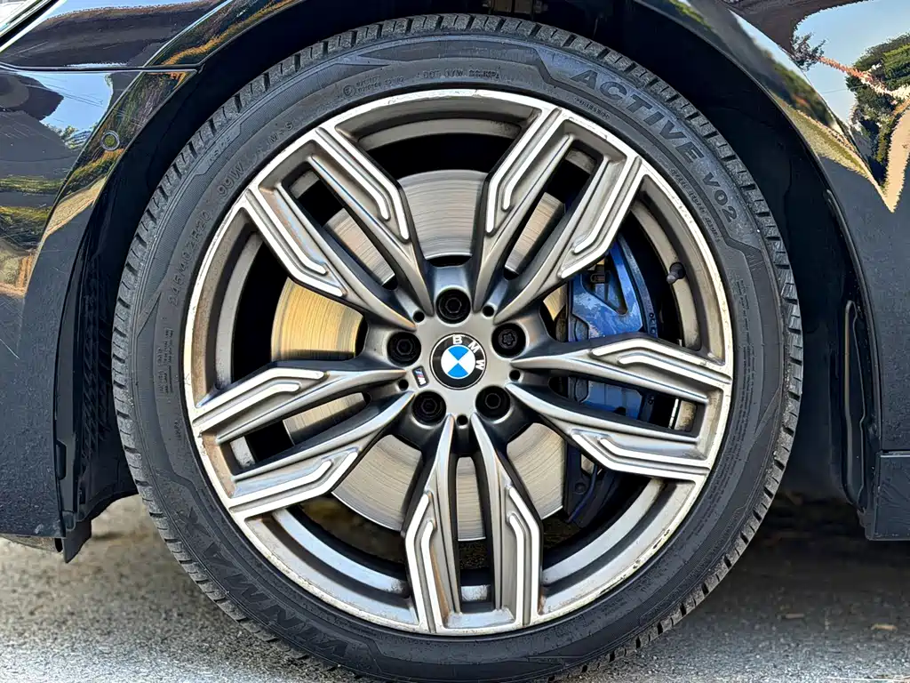BMW 7 Series — миниатюра 19