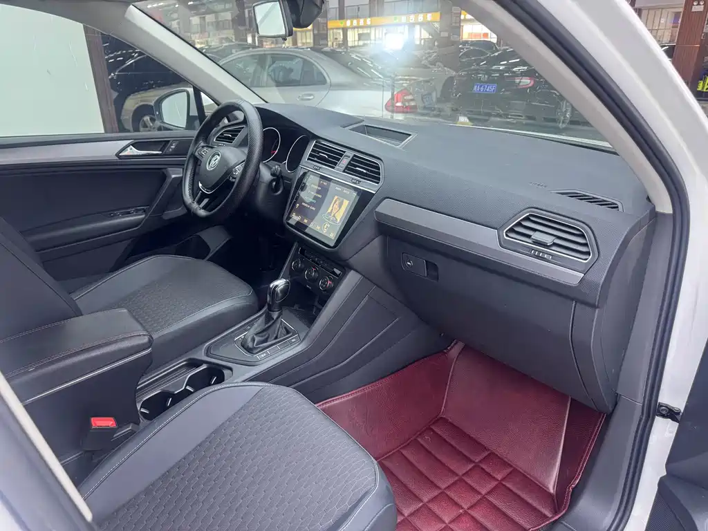 Volkswagen Tiguan L — миниатюра 8