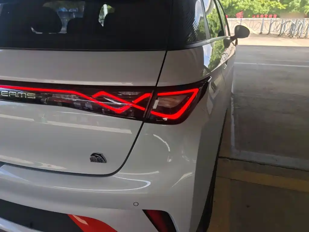 BYD Dolphin — миниатюра 8
