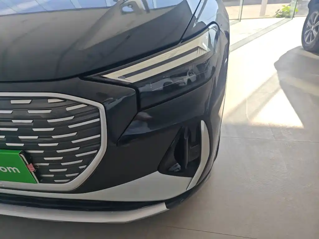 Audi Q4 e-tron — миниатюра 24
