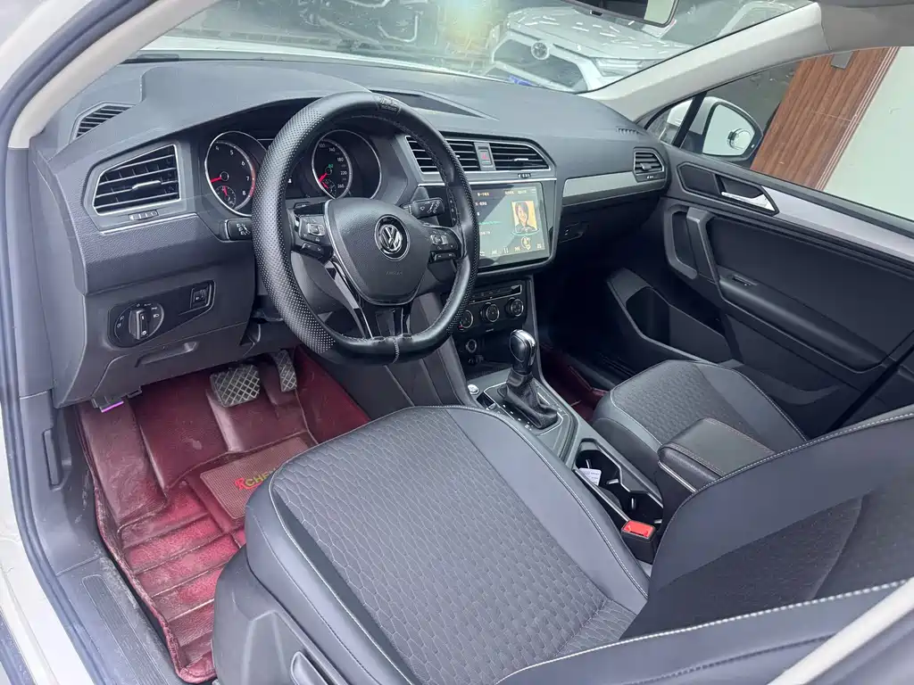 Volkswagen Tiguan L — миниатюра 4