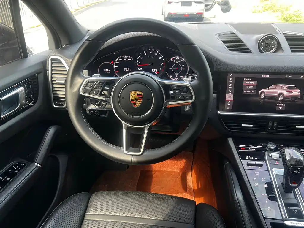 PORSCHE CAYENNE