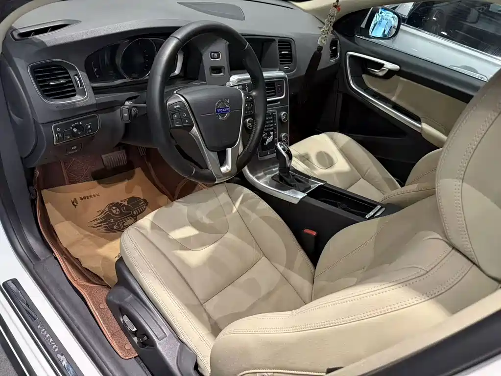 Volvo S60 — миниатюра 4