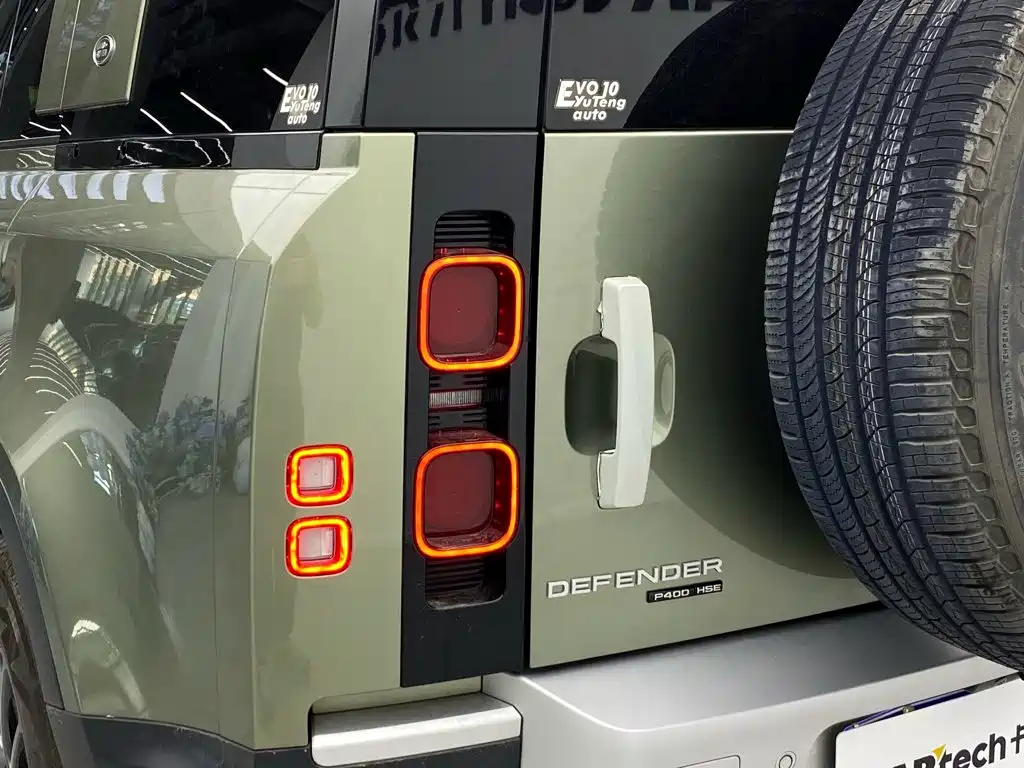 Land Rover Defender — миниатюра 4