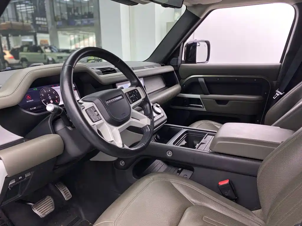 Land Rover Defender — миниатюра 8