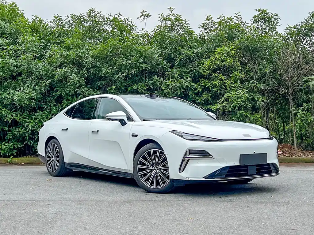 Geely Galaxy Xingyao 8 130km EM-P Star Ship Edition, фото 3