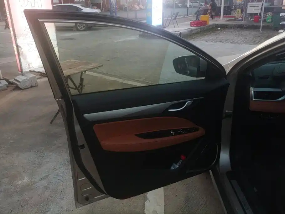 Geely Vision S1 — миниатюра 7