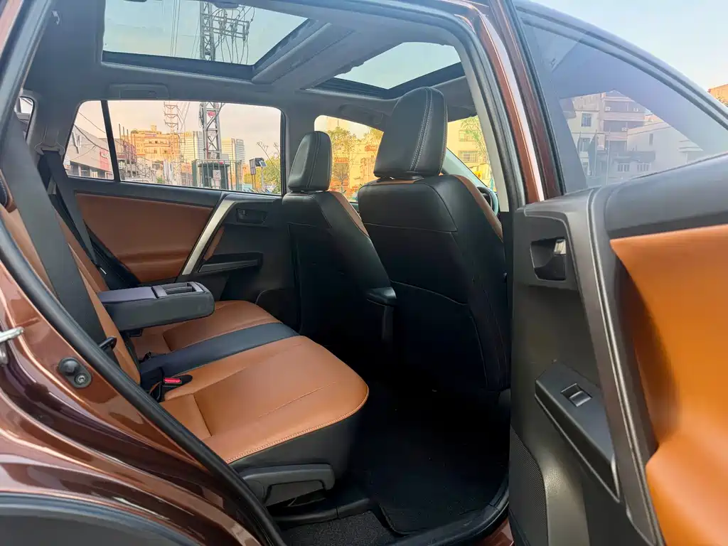 Toyota RAV4 — миниатюра 14