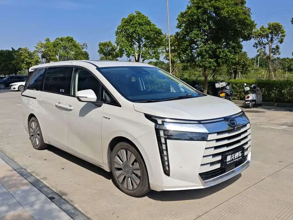 GAC Motor Trumpchi E8 PHEV — миниатюра 3