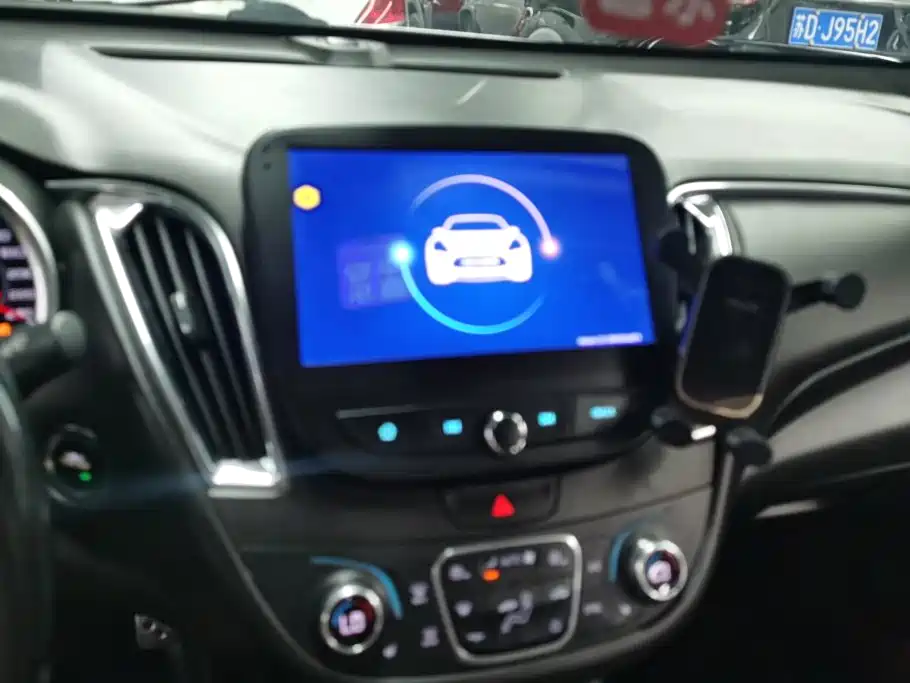 Chevrolet Malibu XL — миниатюра 13