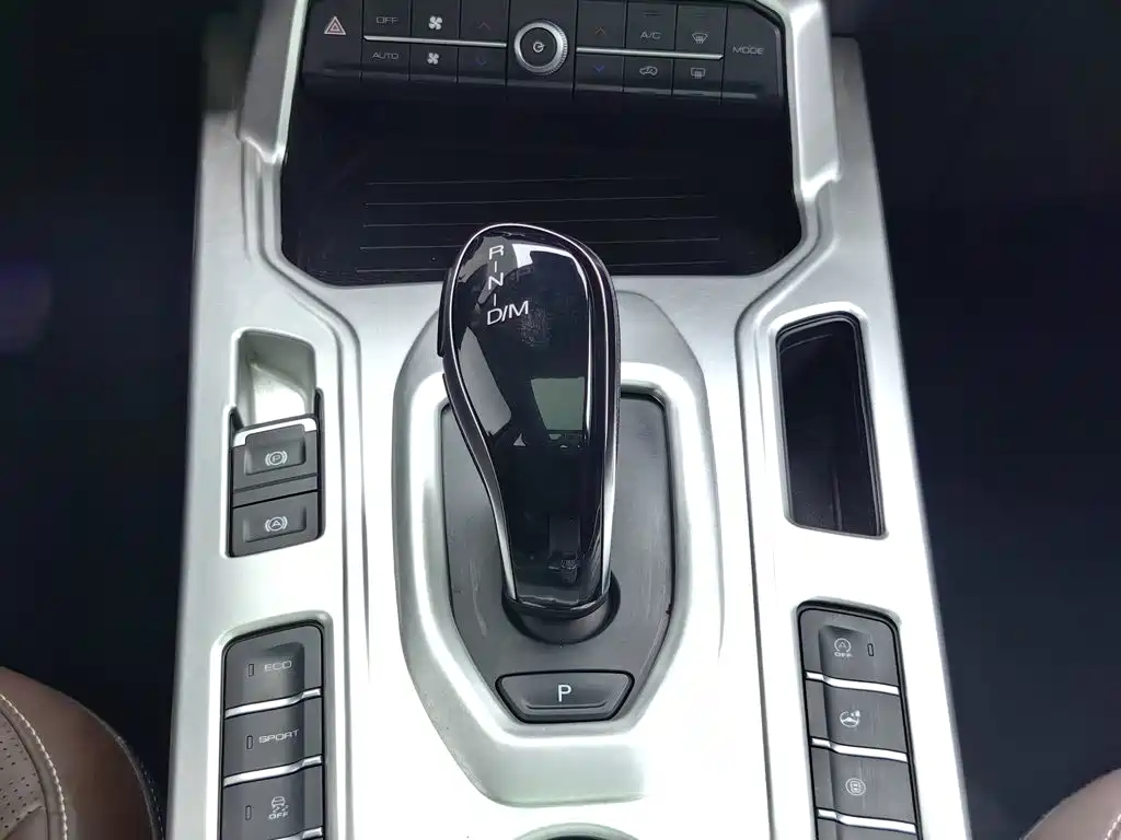 Wey Wey VV6 — миниатюра 13