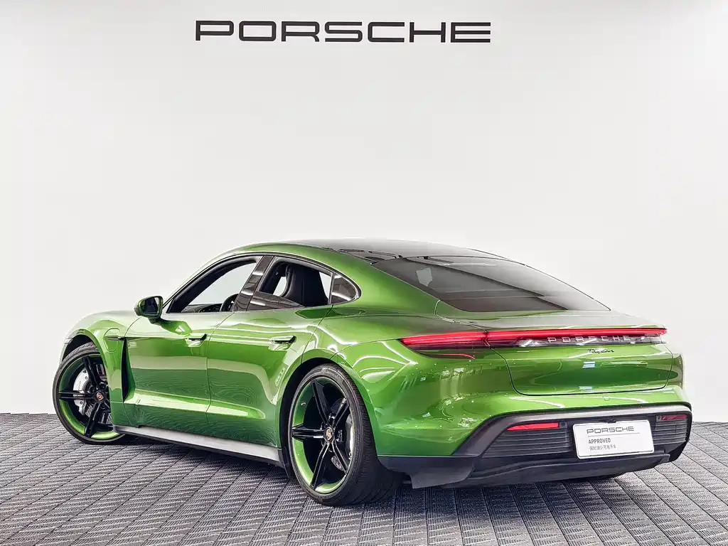 Porsche Taycan — миниатюра 3