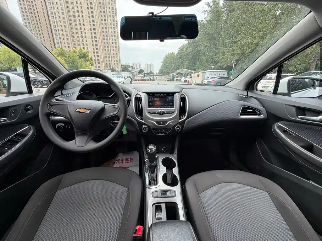 Chevrolet Cruze 2018 320 AT