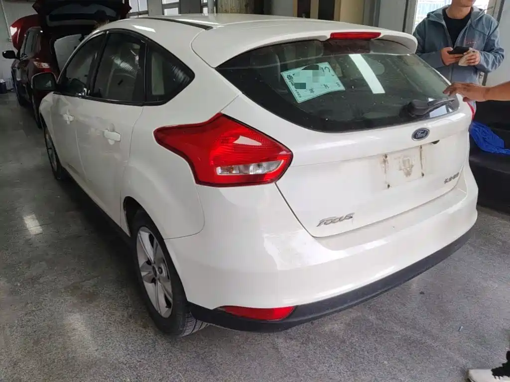 Ford Focus — миниатюра 5