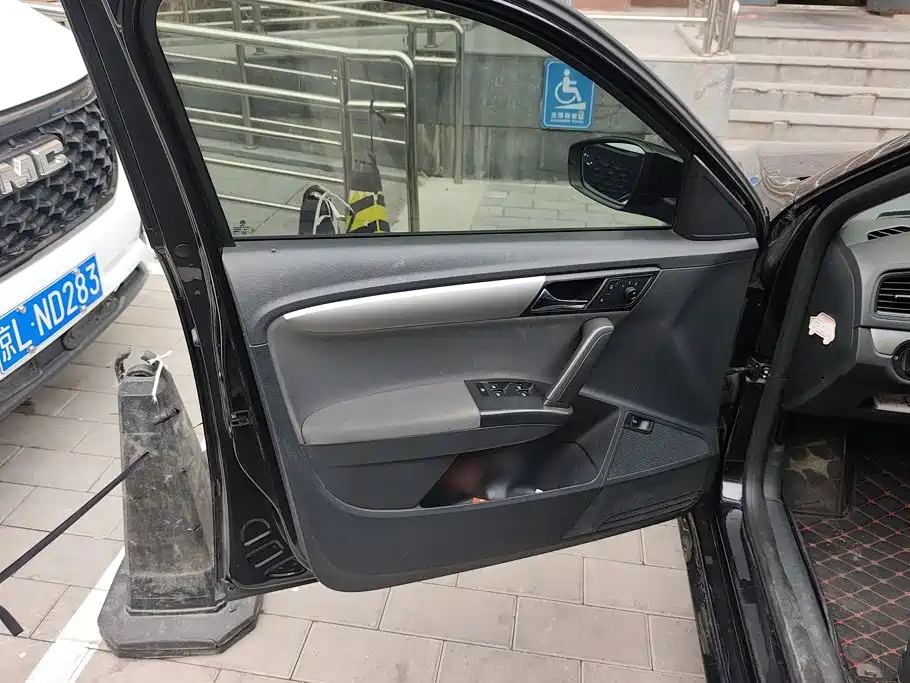 Volkswagen Lavida — миниатюра 7