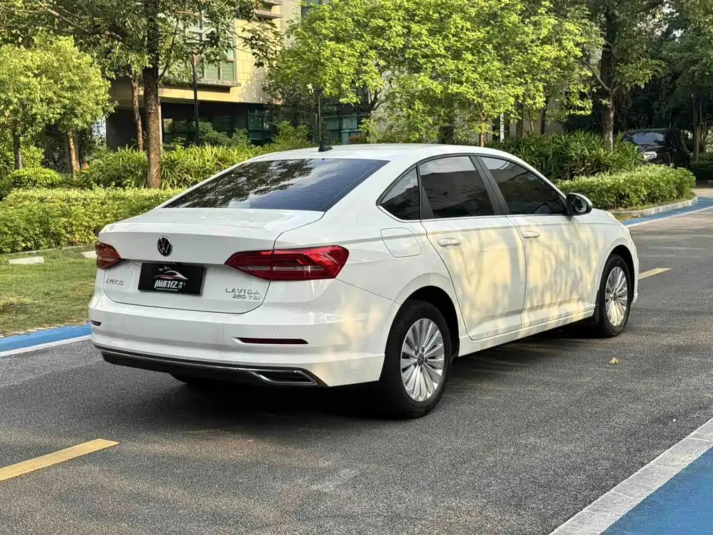 Volkswagen Lavida — миниатюра 4