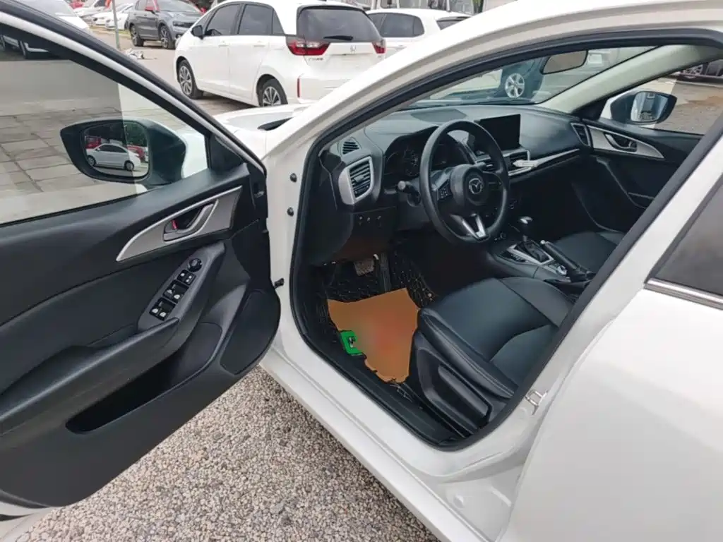 Mazda 3 Axela — миниатюра 16