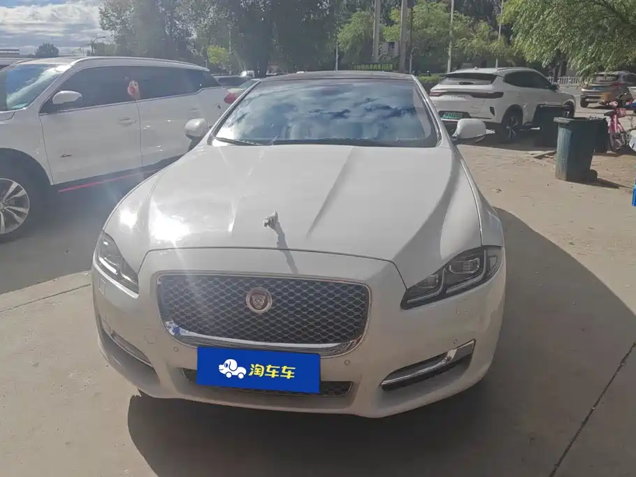 Jaguar XJ — миниатюра 2