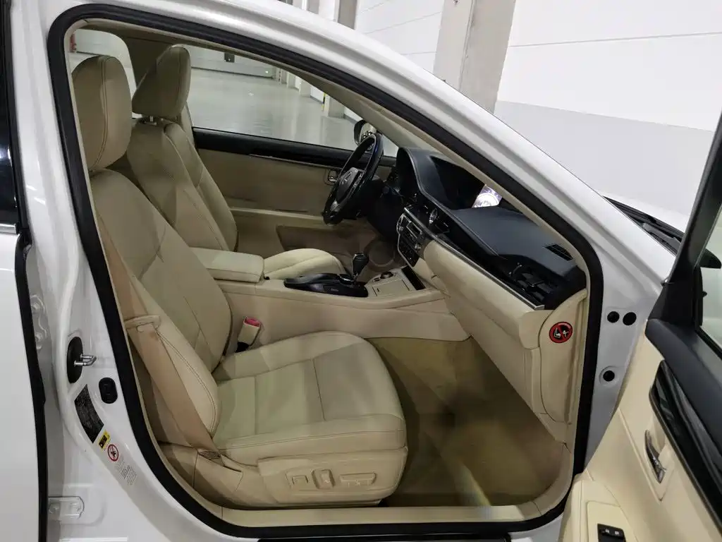 Lexus ES — миниатюра 23
