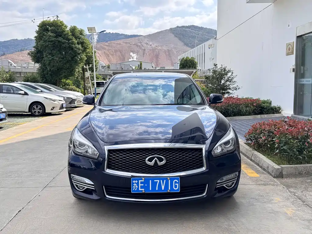 Infiniti Q70 — миниатюра 2