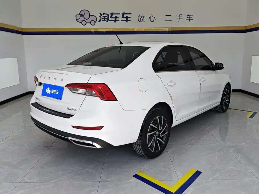 Skoda Rapid — миниатюра 3
