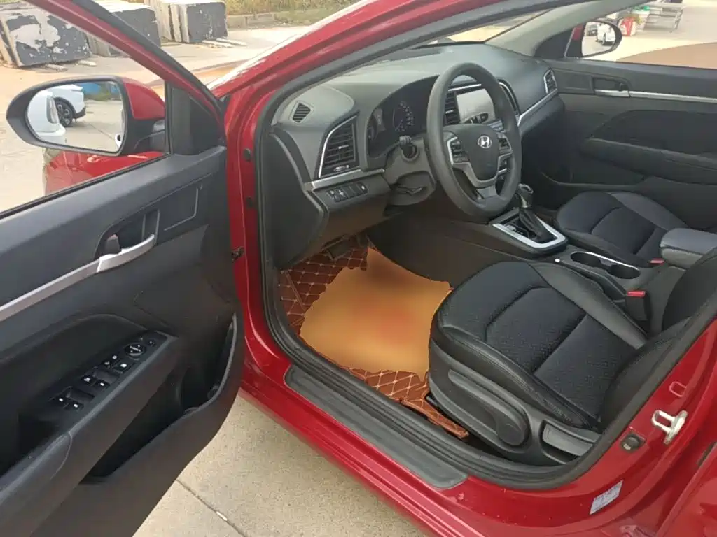 Hyundai Elantra — миниатюра 16