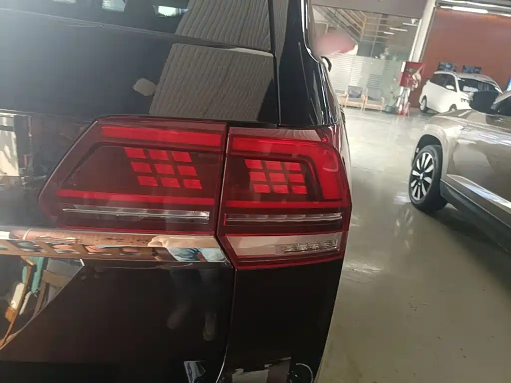 Volkswagen Teramont — миниатюра 8