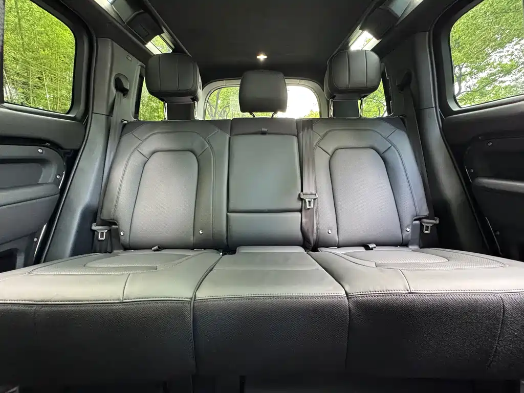 Land Rover Defender — миниатюра 18