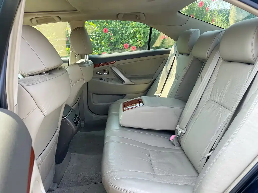 Toyota Camry — миниатюра 17