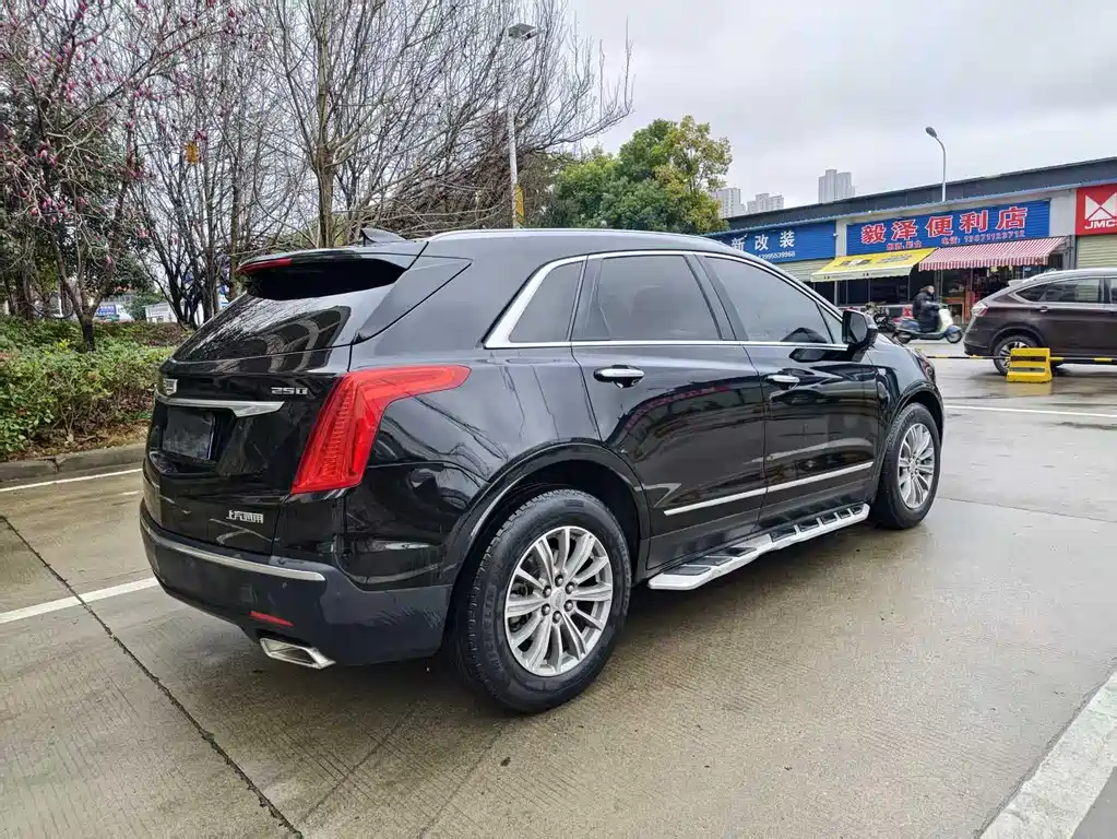 CADILLAC XT5