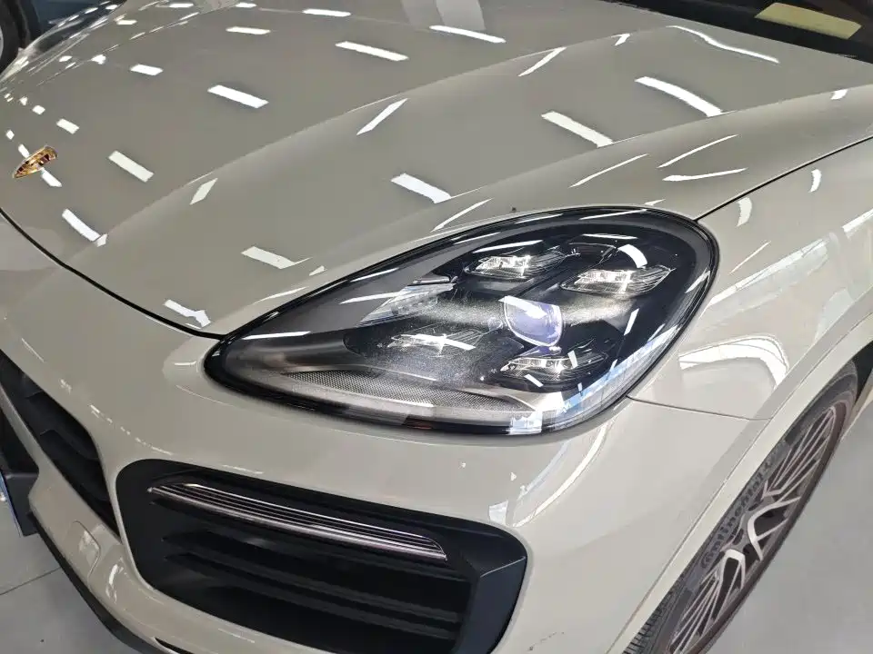 Porsche Cayenne — миниатюра 10