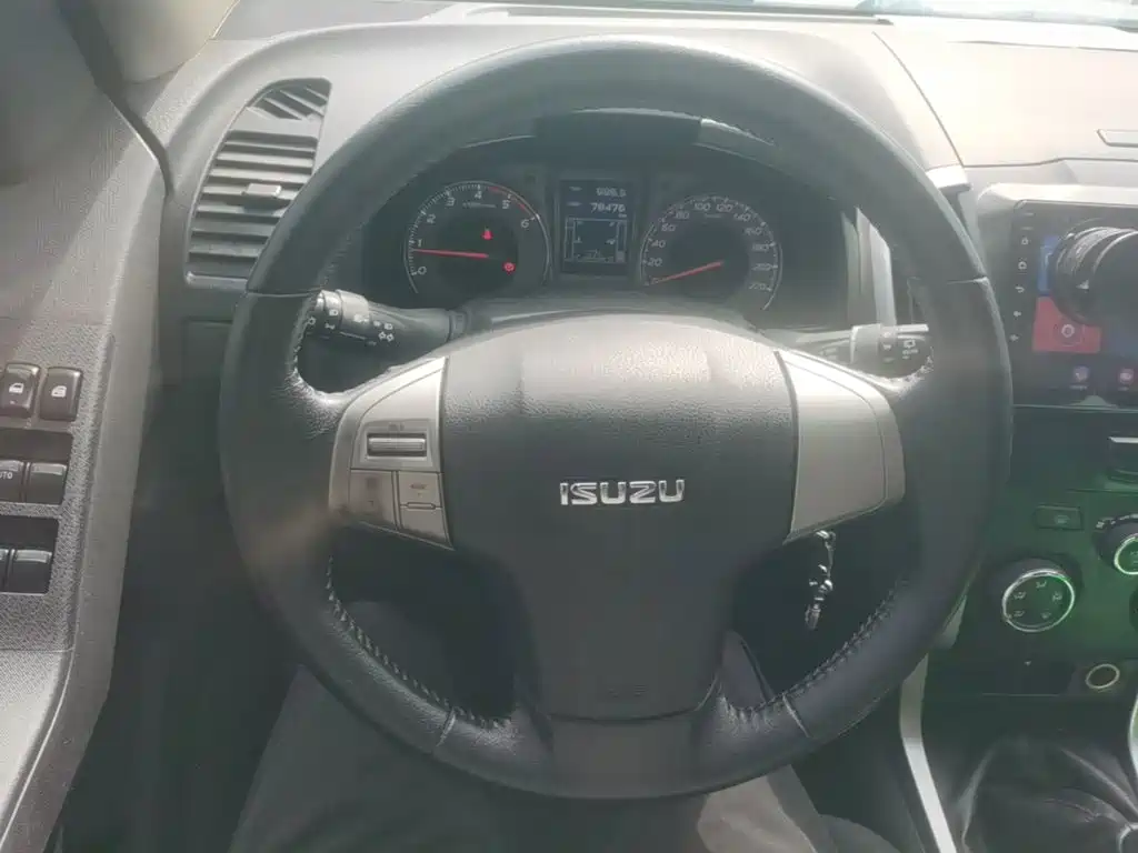 Isuzu MU-X — миниатюра 11