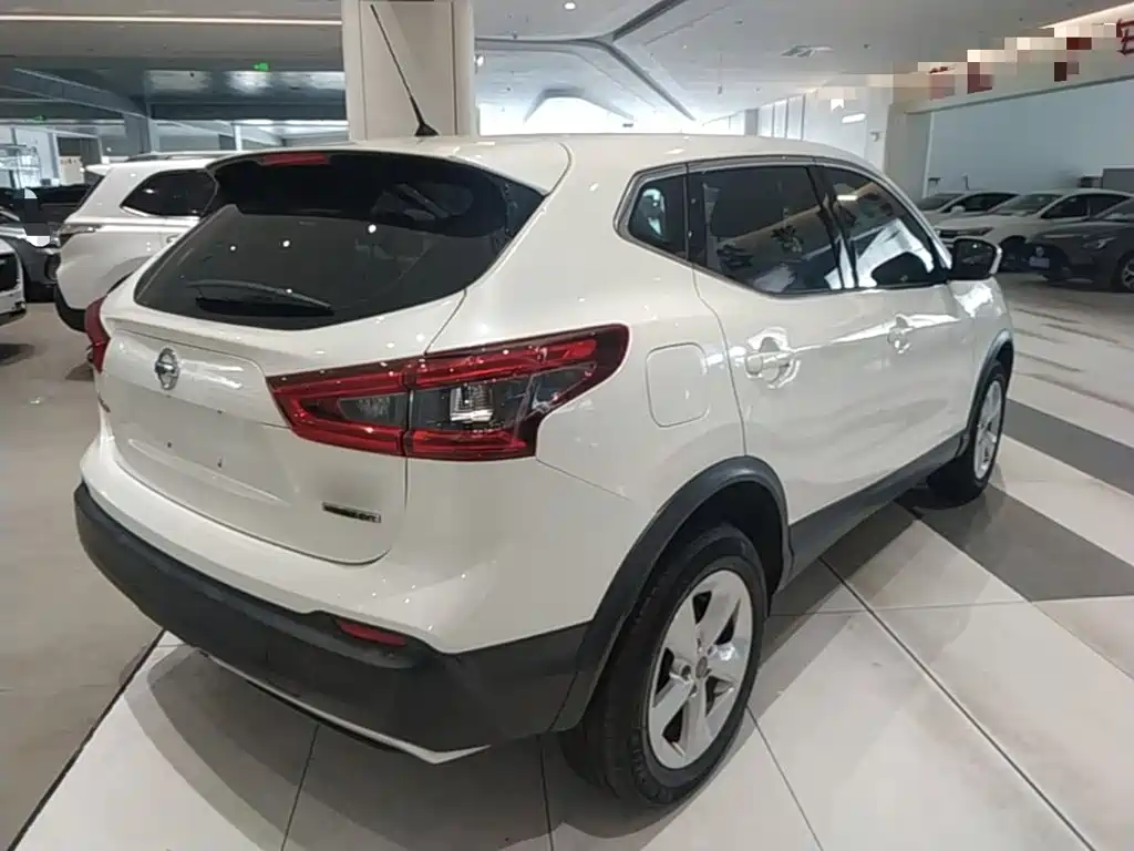 Nissan Qashqai — миниатюра 7