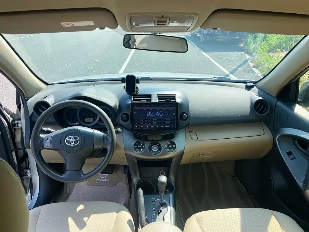Toyota RAV4 — миниатюра 18