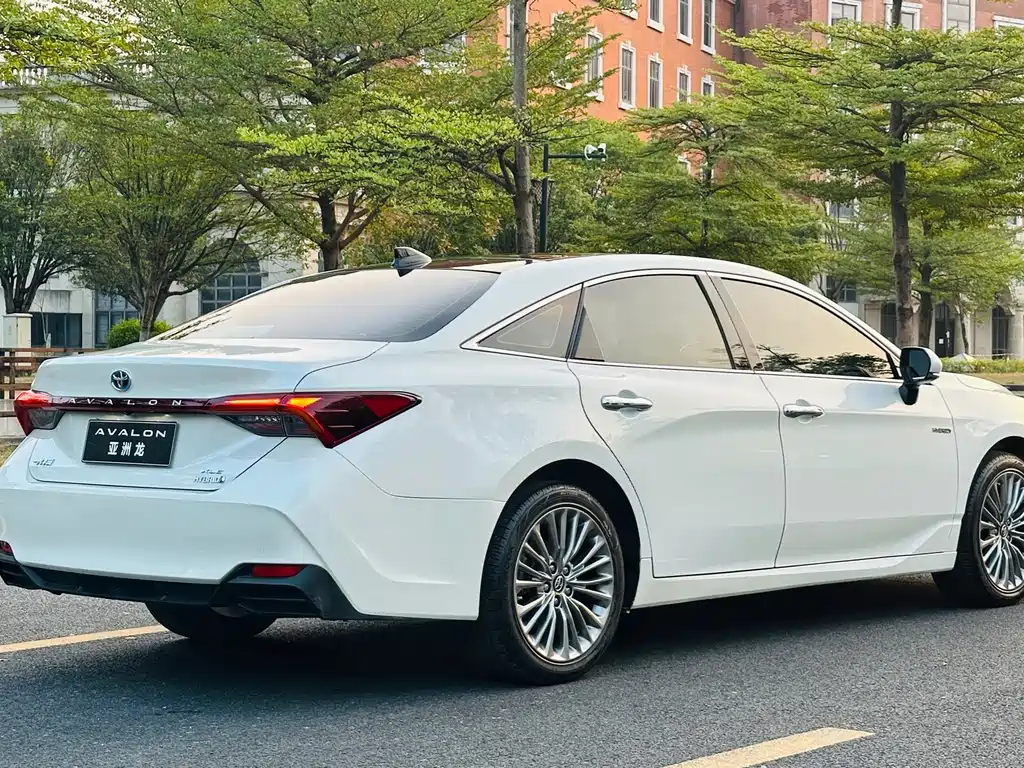 Toyota Avalon — миниатюра 9