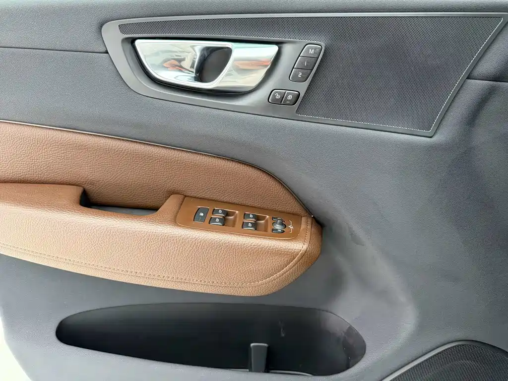 Volvo XC60 — миниатюра 16