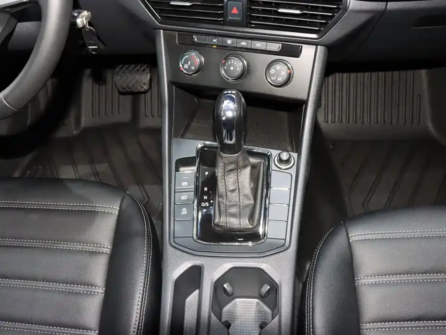 Volkswagen Bora — миниатюра 14