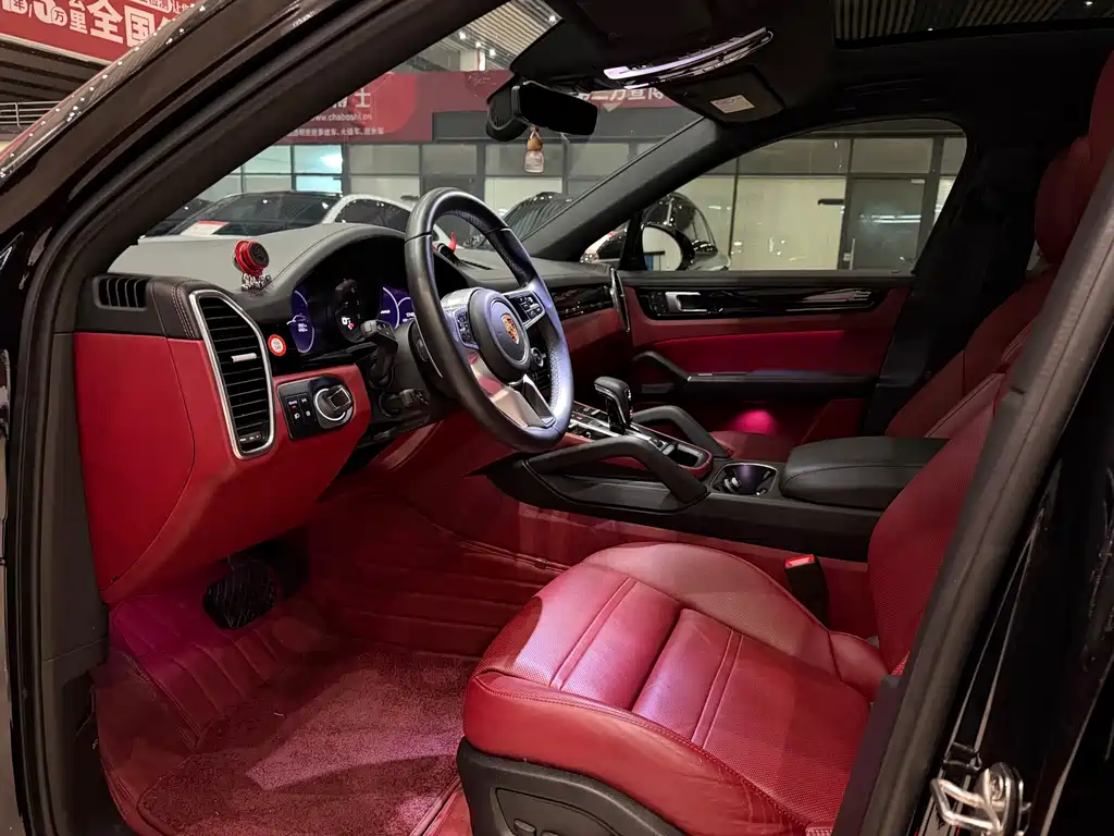 Porsche Cayenne — миниатюра 7