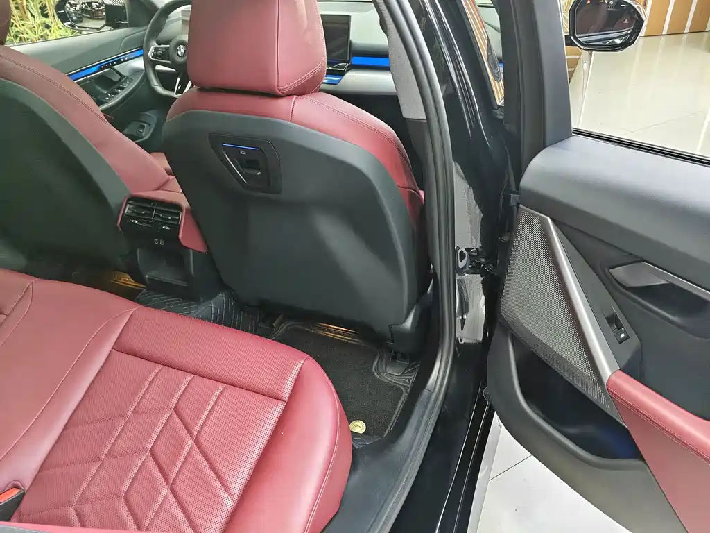 BMW 5 Series (Import) — миниатюра 10