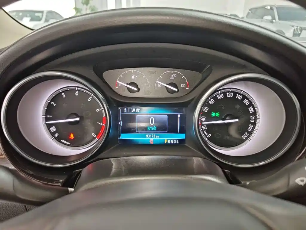 Buick Verano — миниатюра 12