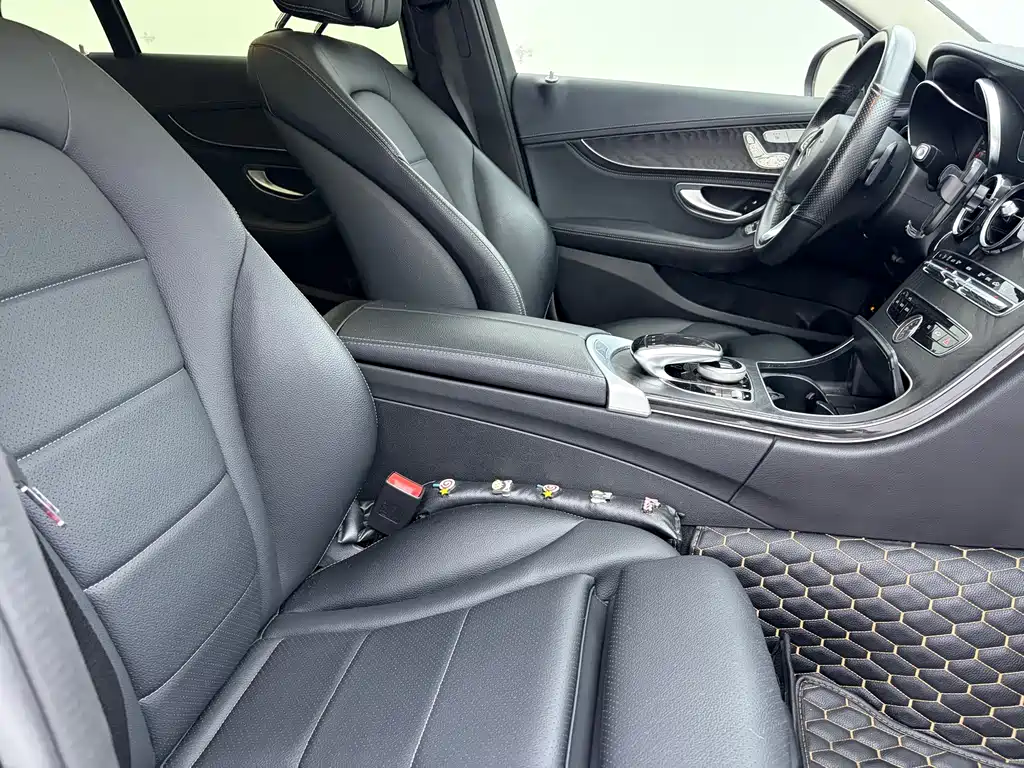 Mercedes-Benz C-Class — миниатюра 8