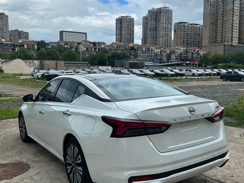 Nissan Teana — миниатюра 7