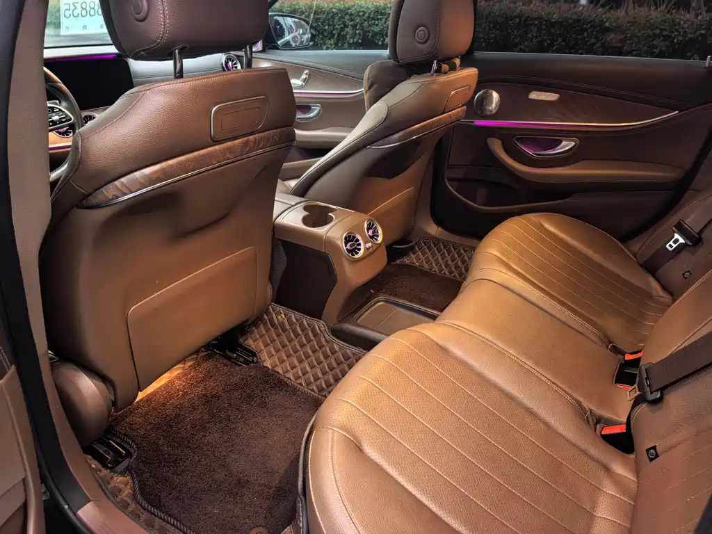 Mercedes-Benz E-Class — миниатюра 10