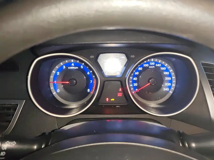 Hyundai Elantra Langdong — миниатюра 14